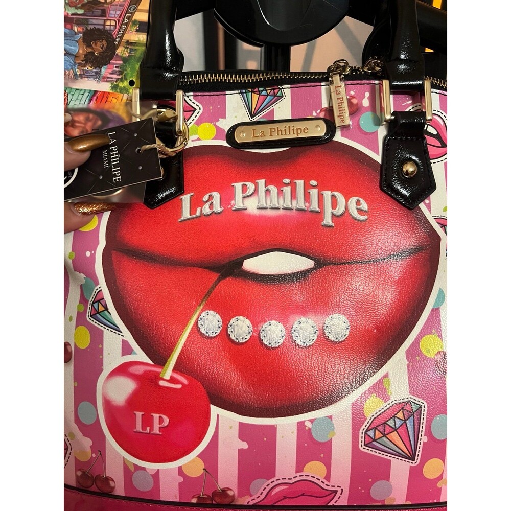 LA Philipe JUICY LIPS " Large Dome HANDBAG. NWT “flawed”